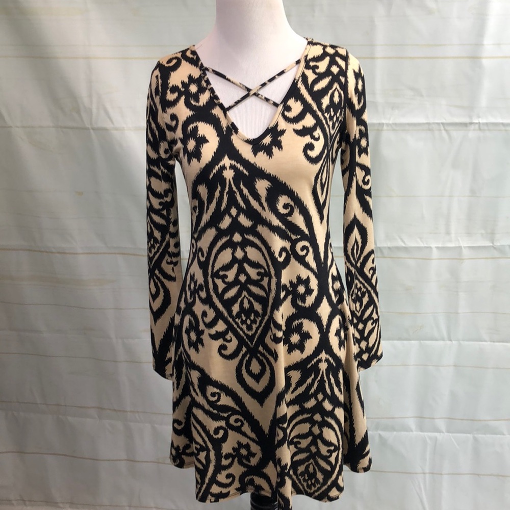3/$20 Fit & Flair Dress in Rich Latte  Black NWT